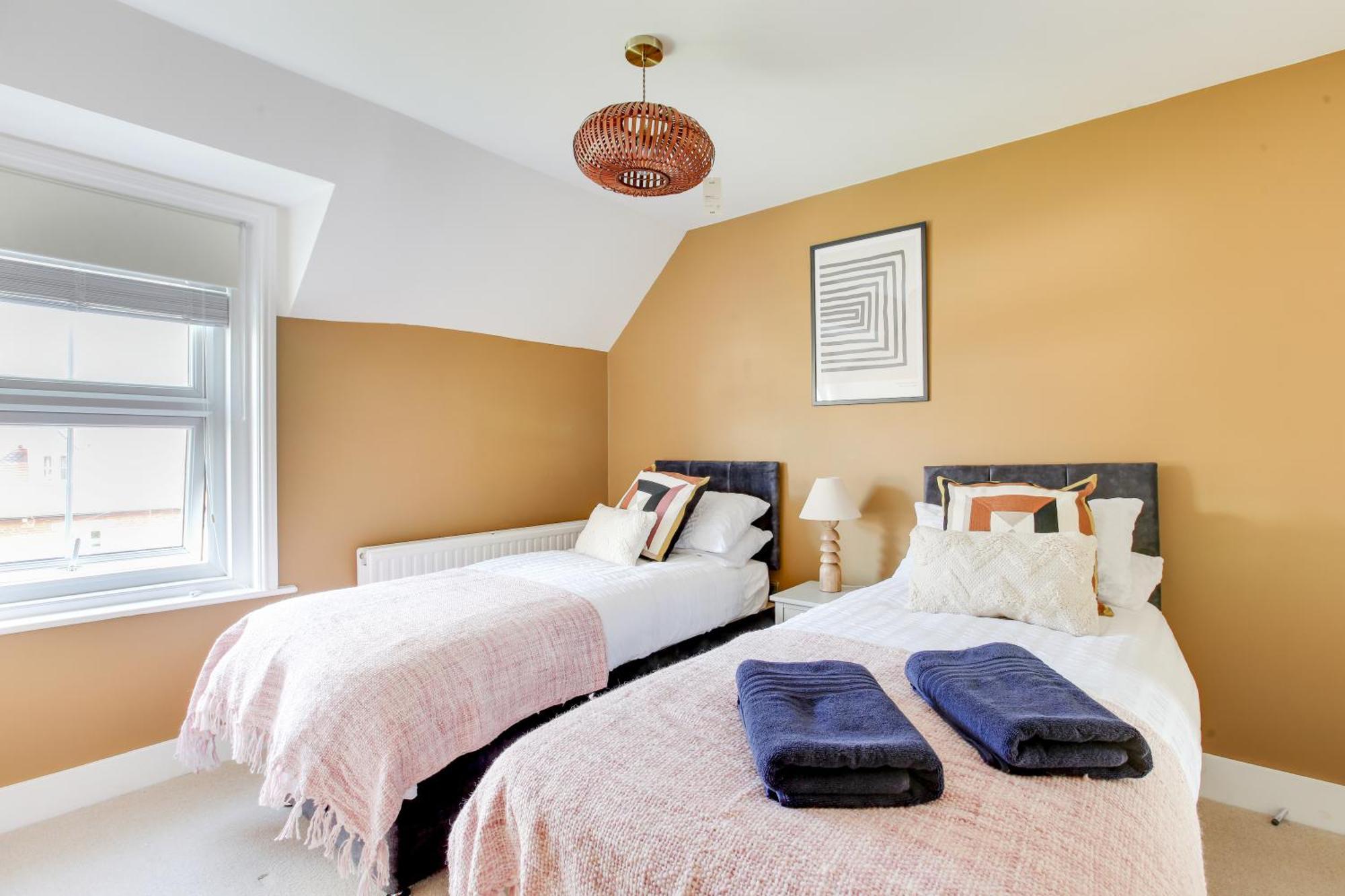Cosy 3 Bedroom House With Free Parking And Wifi Colchester Exterior foto